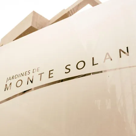 Elegante En Jardines De Montesolana * Los Dolses